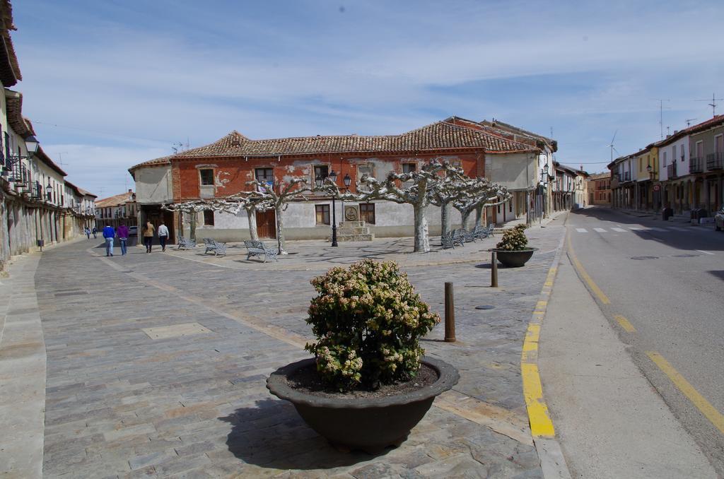 Apartamentos Turisticos Villa Y Corte Ampudia Exterior foto